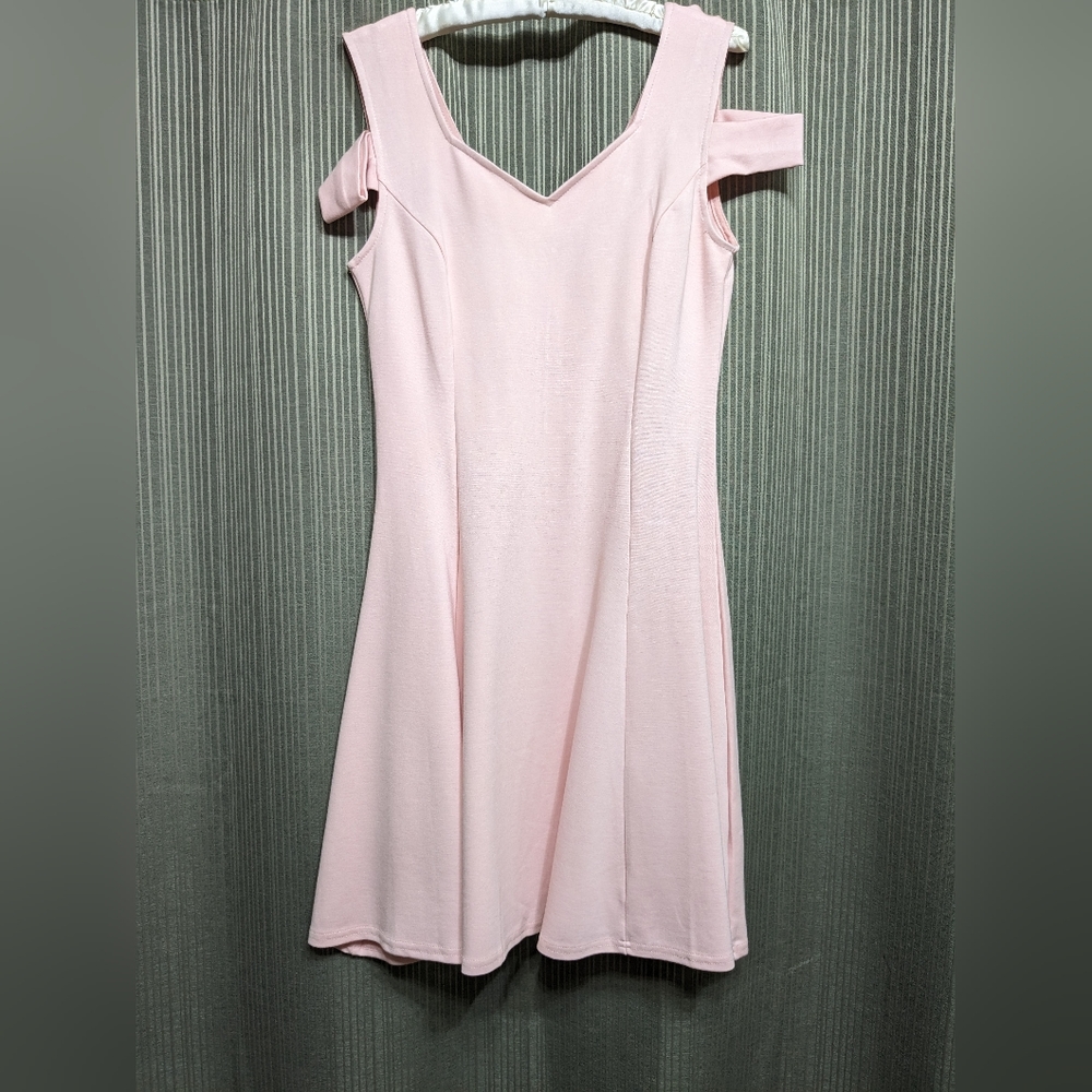 Women’s  Medium Cold Shoulder fit and flare Pink Dress